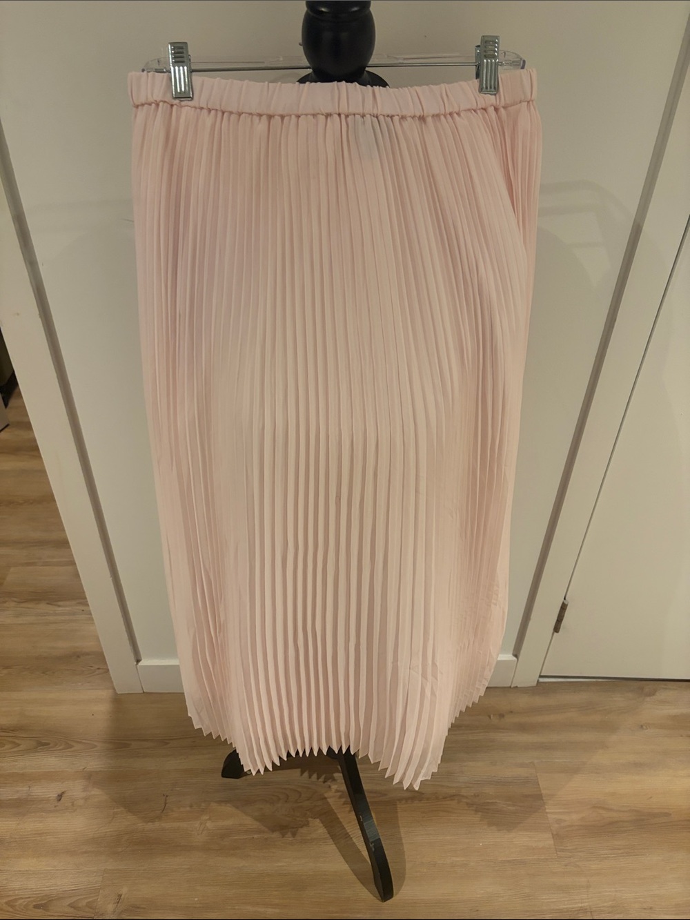 Ann Taylor Pleated Midi Skirt in Pale Pink